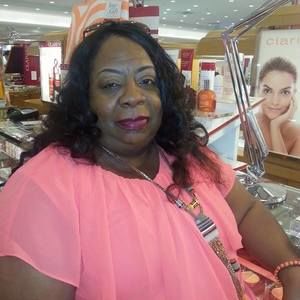 Meet your Posher, Carrie